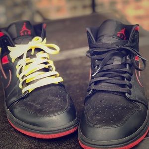 jordan 1 mid last shot